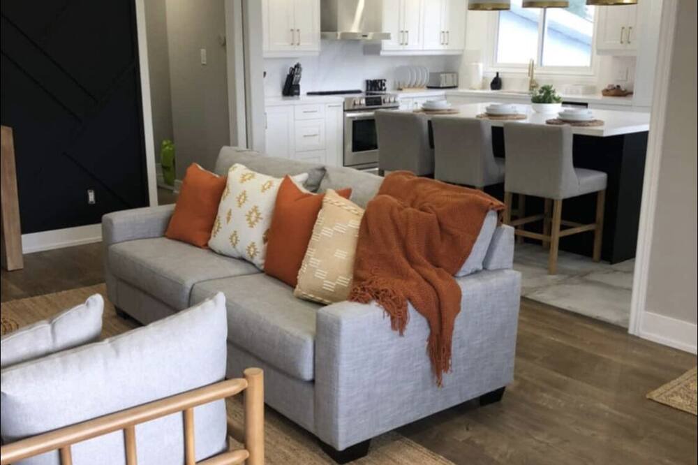 Photo of Livingroom in Owen Sound