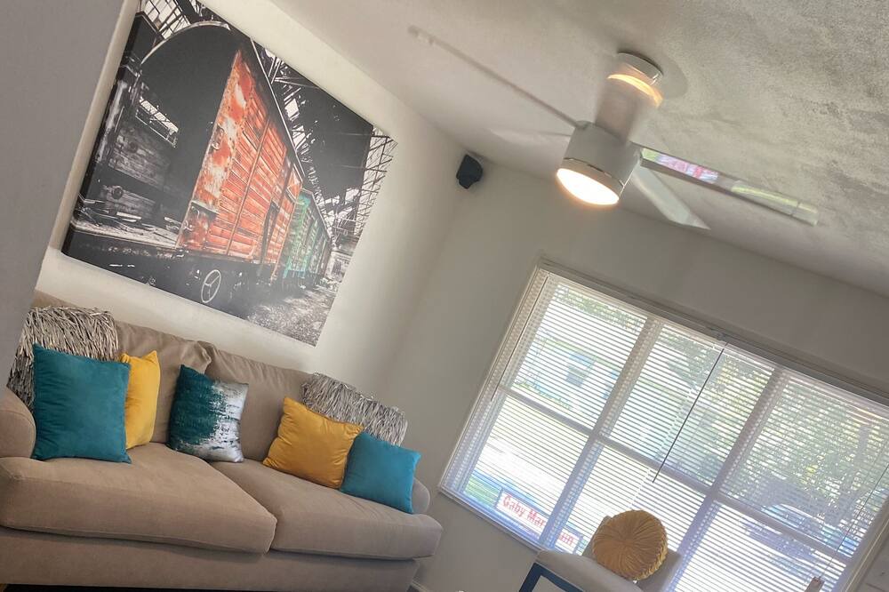 Photo of Livingroom in St. Louis