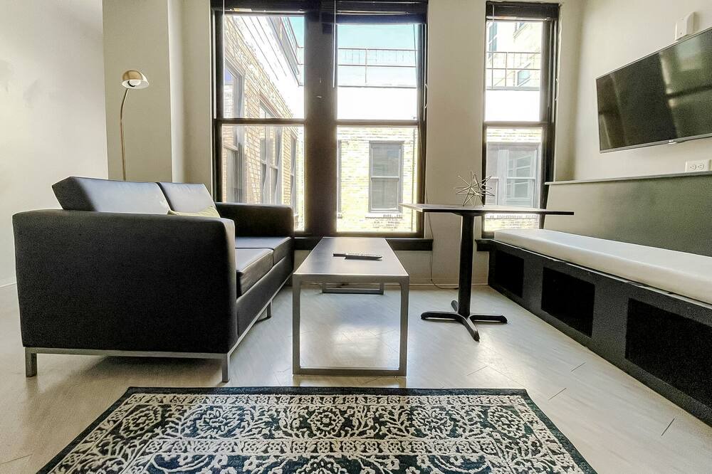 Photo of Livingroom in Downtown Springfield