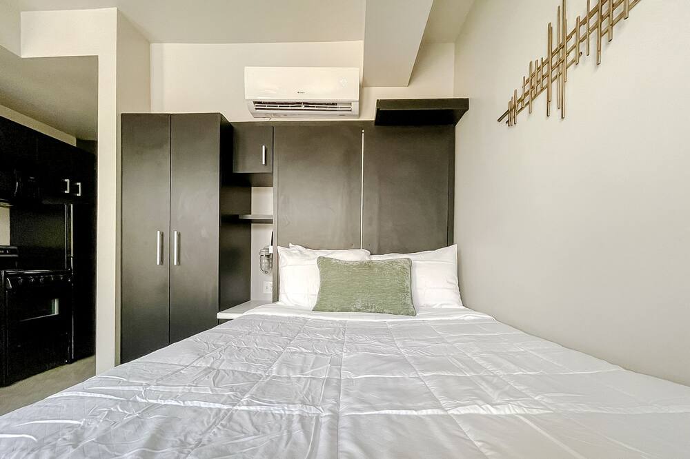 Photo of Bedroom in Downtown Springfield