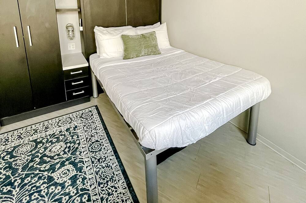 Photo of Bedroom in Downtown Springfield