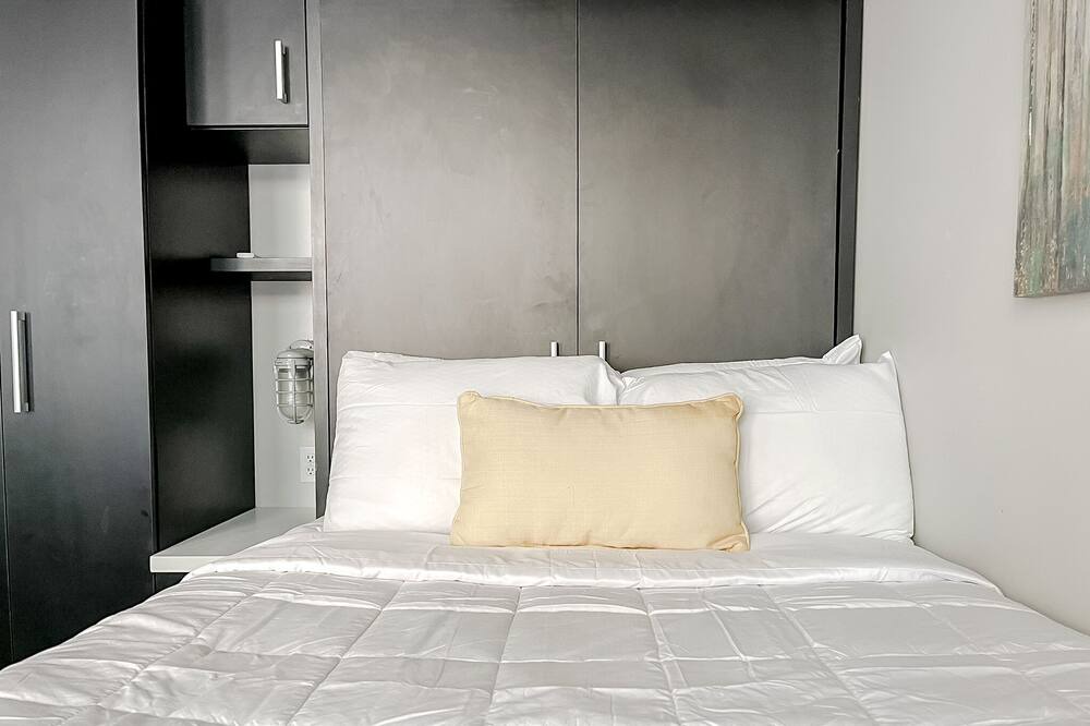 Photo of Bedroom in Downtown Springfield