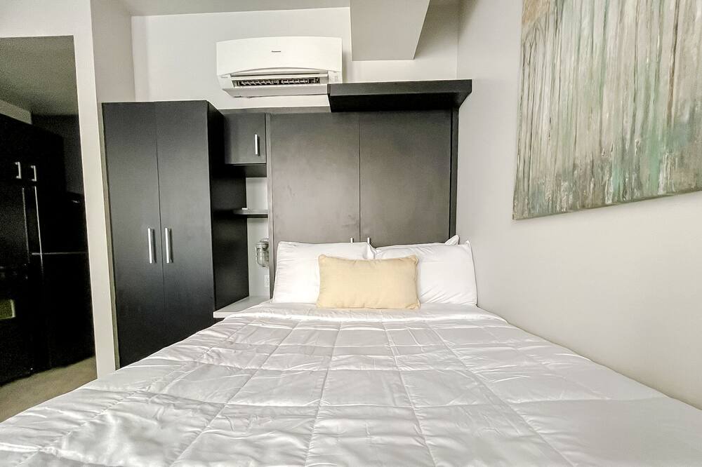 Photo of Bedroom in Downtown Springfield