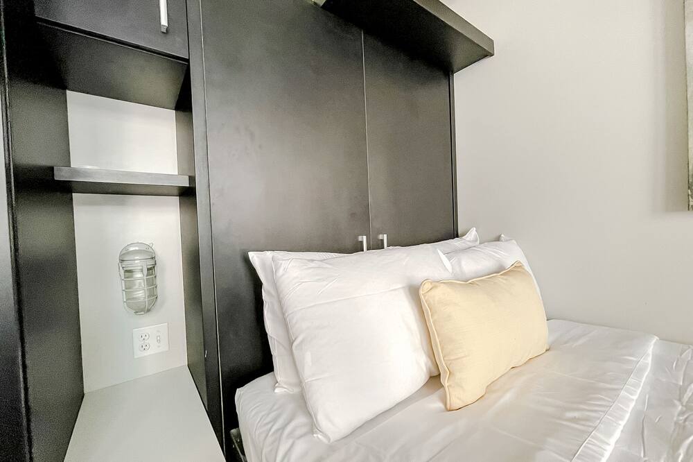Photo of Bedroom in Downtown Springfield