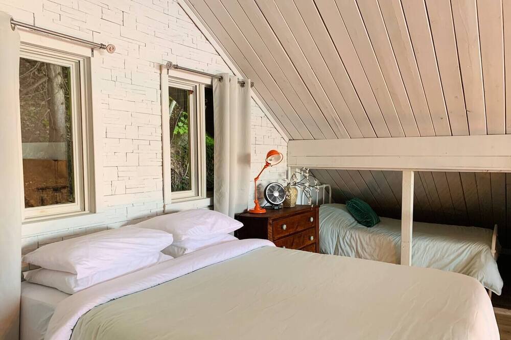 Photo of Bedroom in Potton