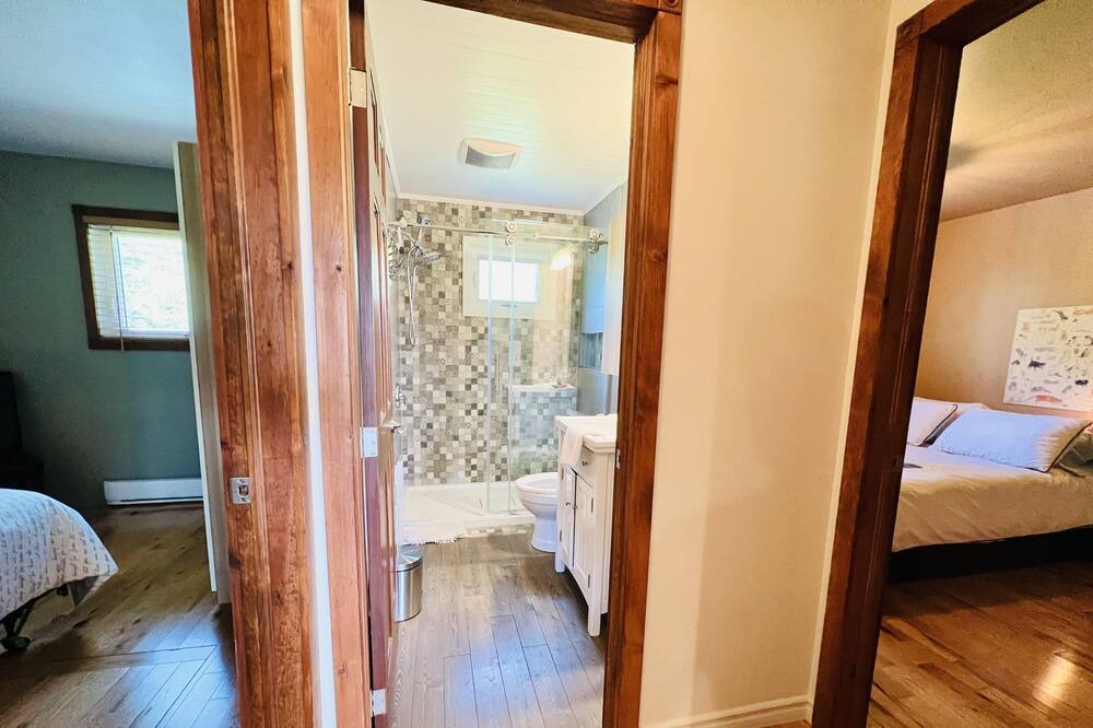 Photo of Bedroom in Saint-Denis-de-Brompton