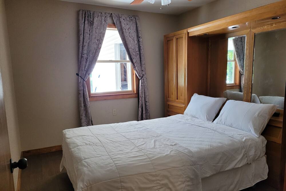 Photo of Bedroom in Eminence