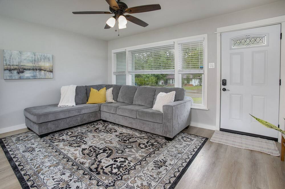 Photo of Livingroom in Kilgore