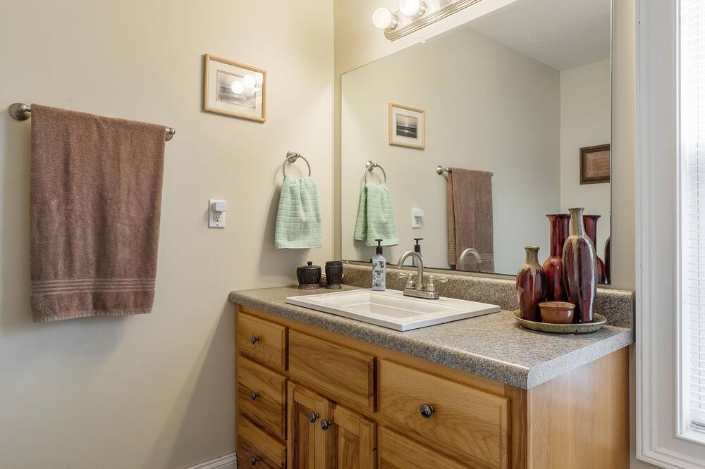 Photo of Bathroom in Parrott