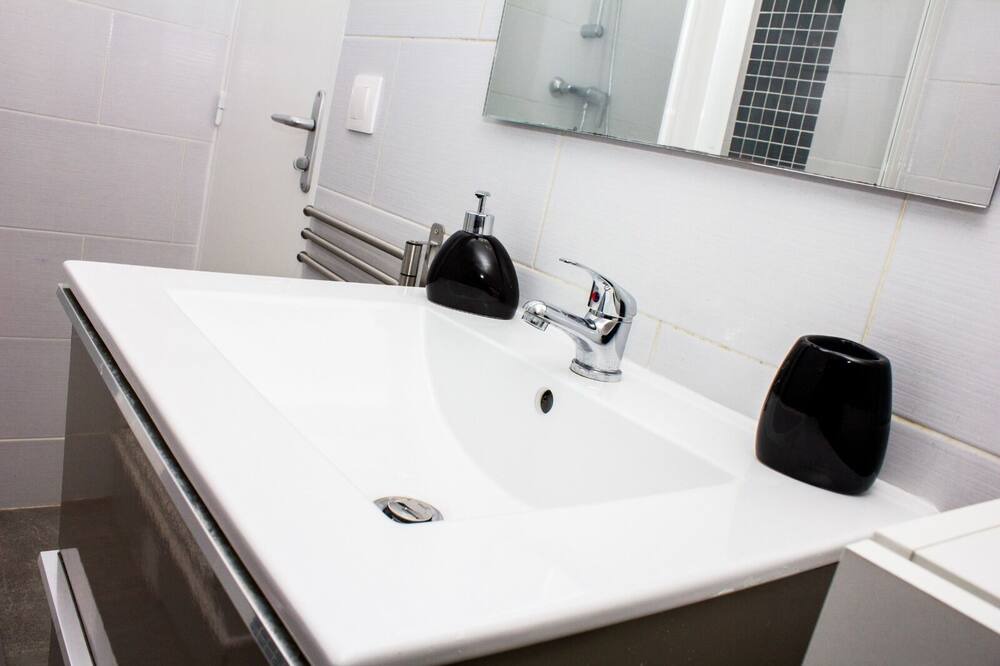 Photo of Bathroom in Roissy-en-Brie