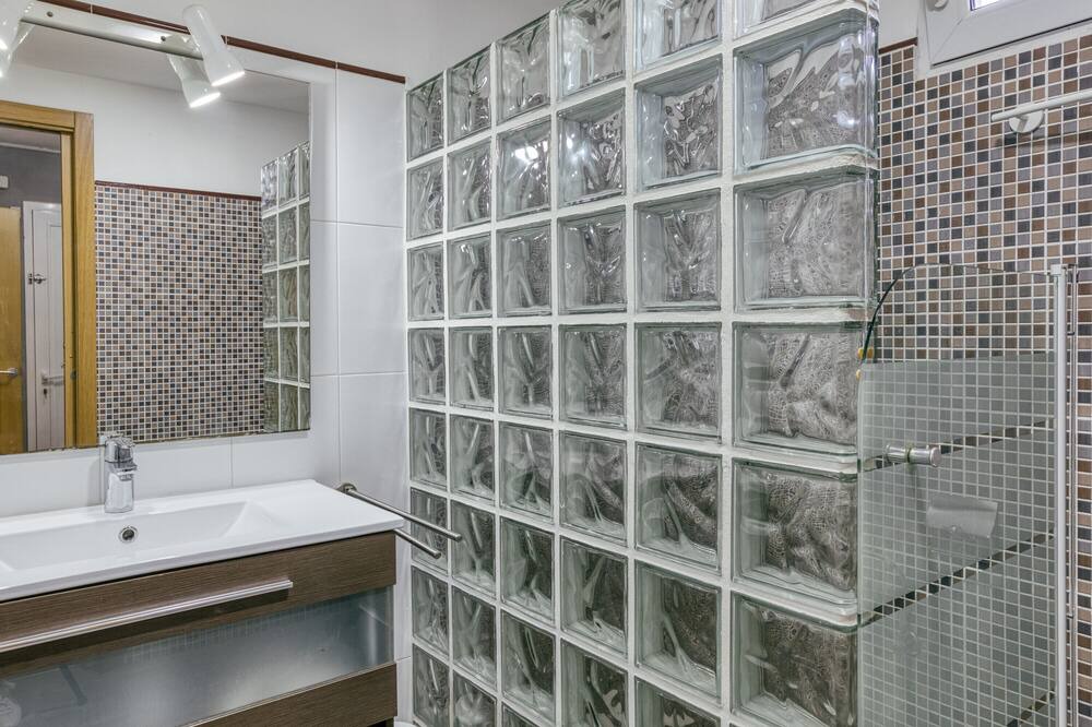Photo of Bathroom in Banyoles