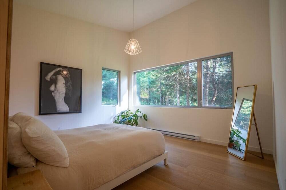 Photo of Bedroom in St-Adolphe-d'Howard