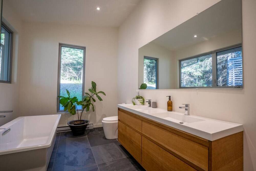 Photo of Bathroom in St-Adolphe-d'Howard