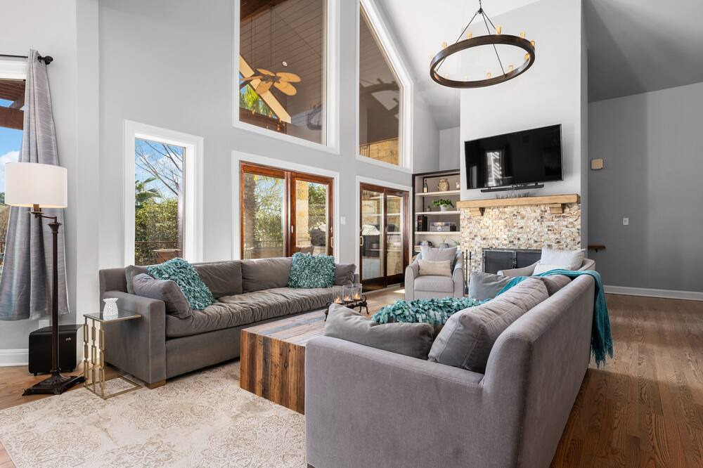 Photo of Livingroom in Horseshoe Bend Estates