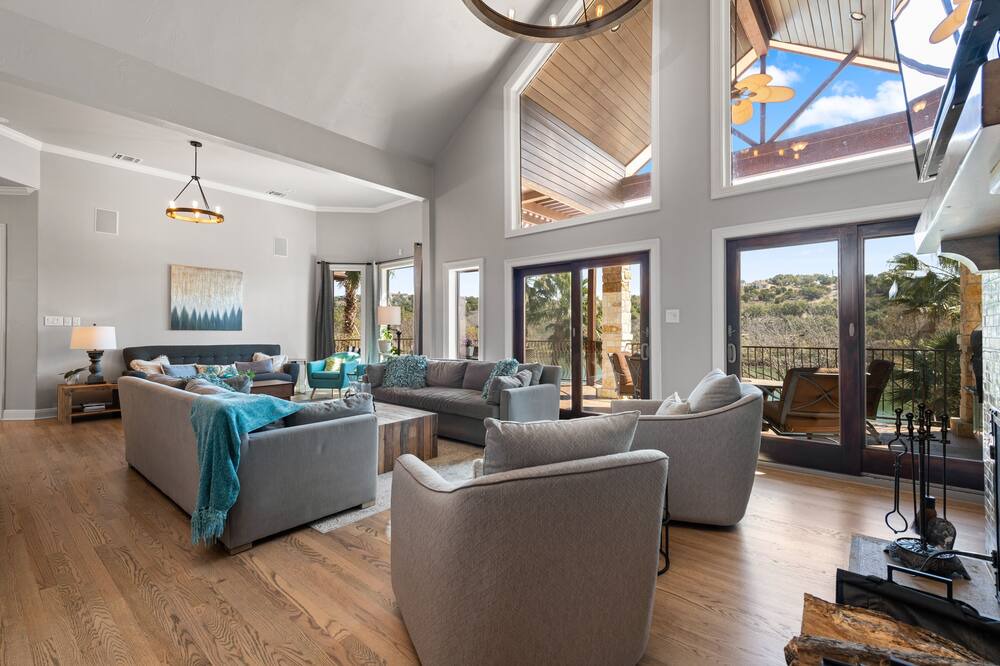Photo of Livingroom in Horseshoe Bend Estates