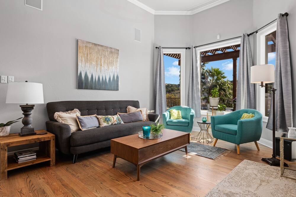 Photo of Livingroom in Horseshoe Bend Estates