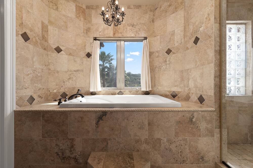 Photo of Bathroom in Horseshoe Bend Estates