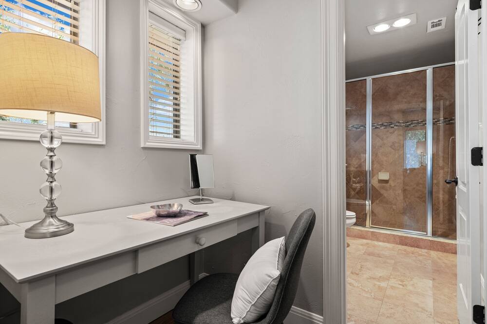 Photo of Bedroom in Horseshoe Bend Estates