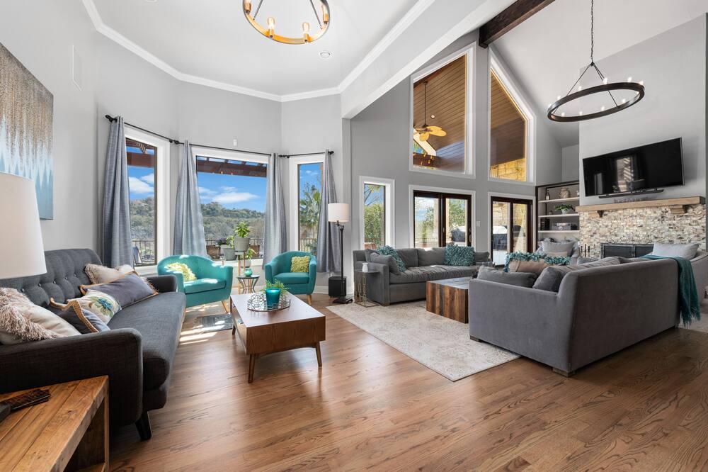 Photo of Livingroom in Horseshoe Bend Estates