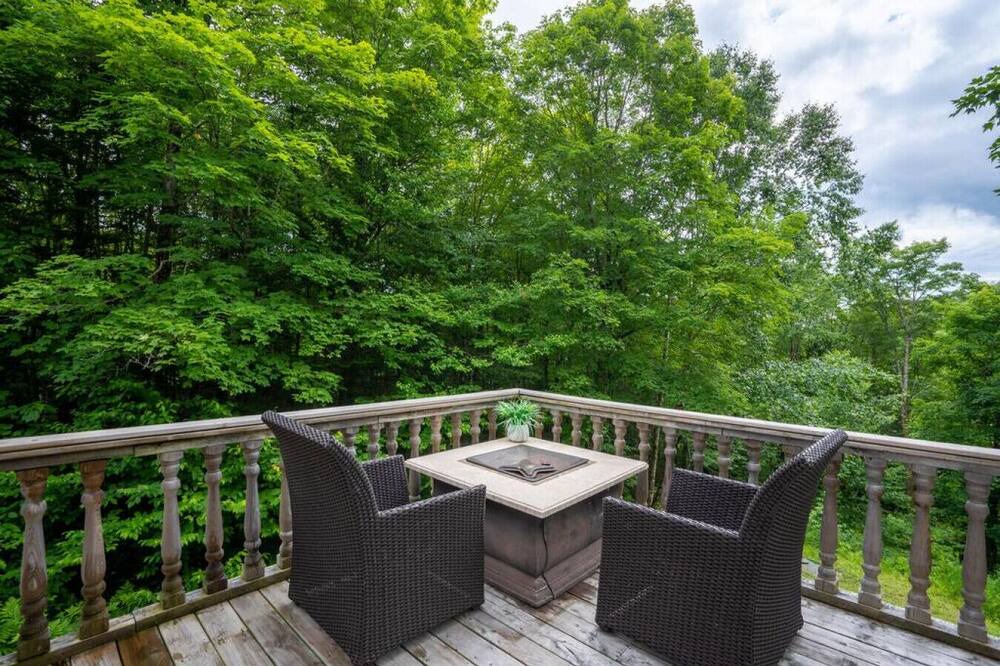 Photo of Patio Balcony in Val-des-Lacs