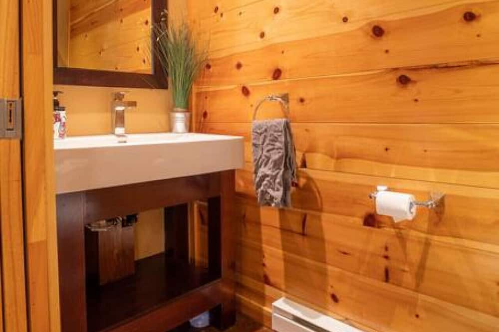 Photo of Bathroom in Val-des-Lacs