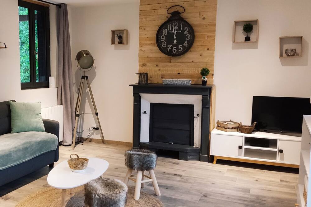 Photo of Livingroom in La Riviere-Saint-Sauveur