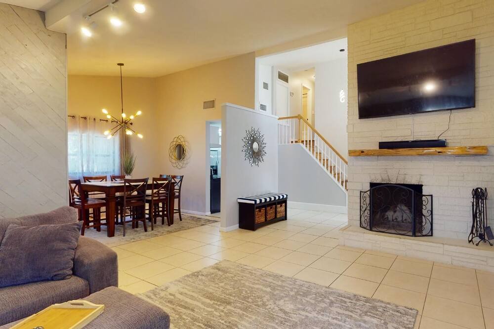 Photo of Livingroom in Melbourne Village