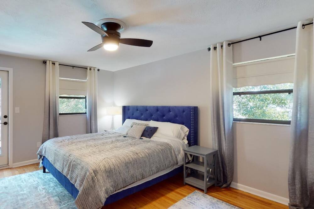 Photo of Bedroom in Melbourne Village