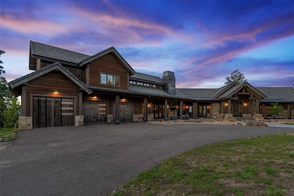 Photo of Outdoor in Indian Hills