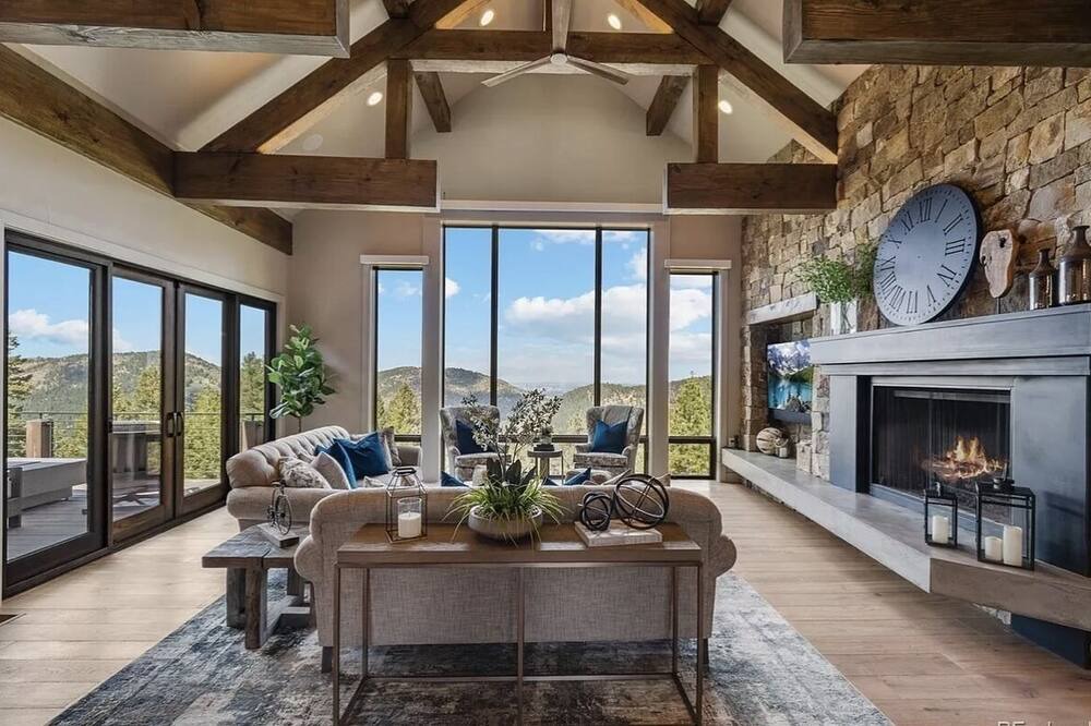 Photo of Livingroom in Indian Hills