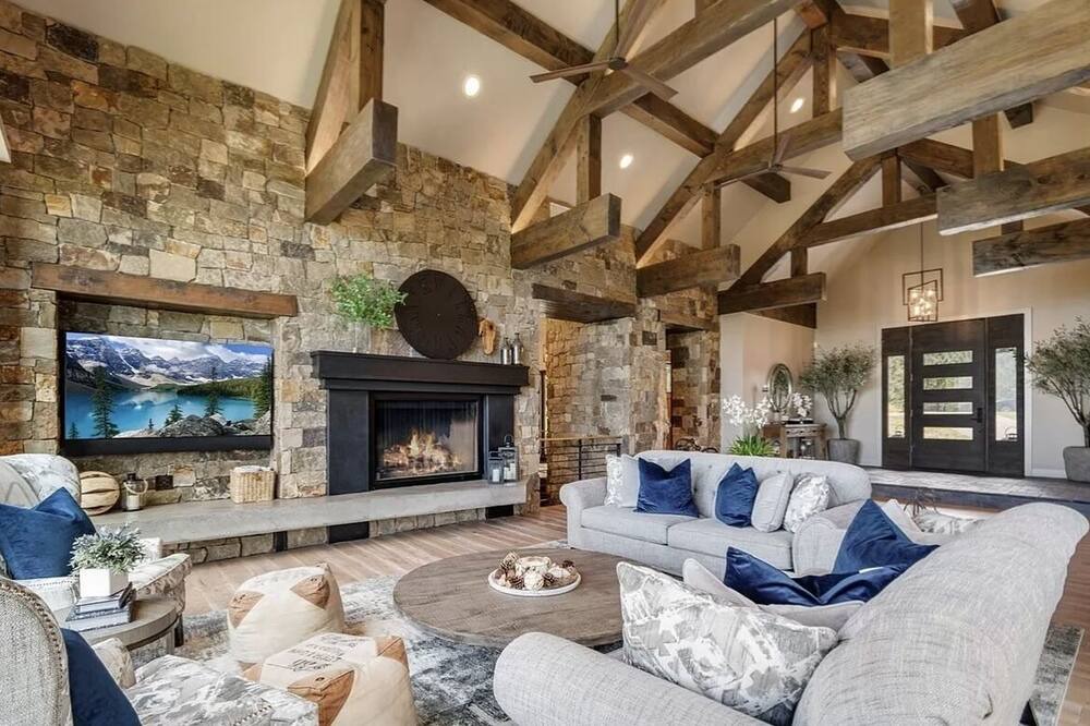 Photo of Livingroom in Indian Hills