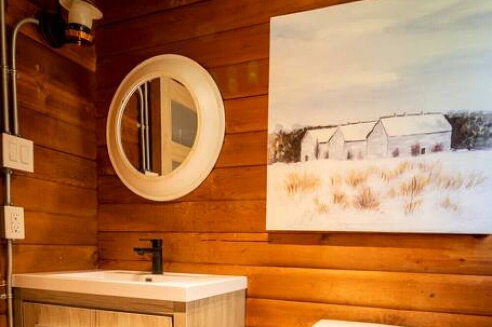 Photo of Bathroom in Saint-Georges-de-Clarenceville