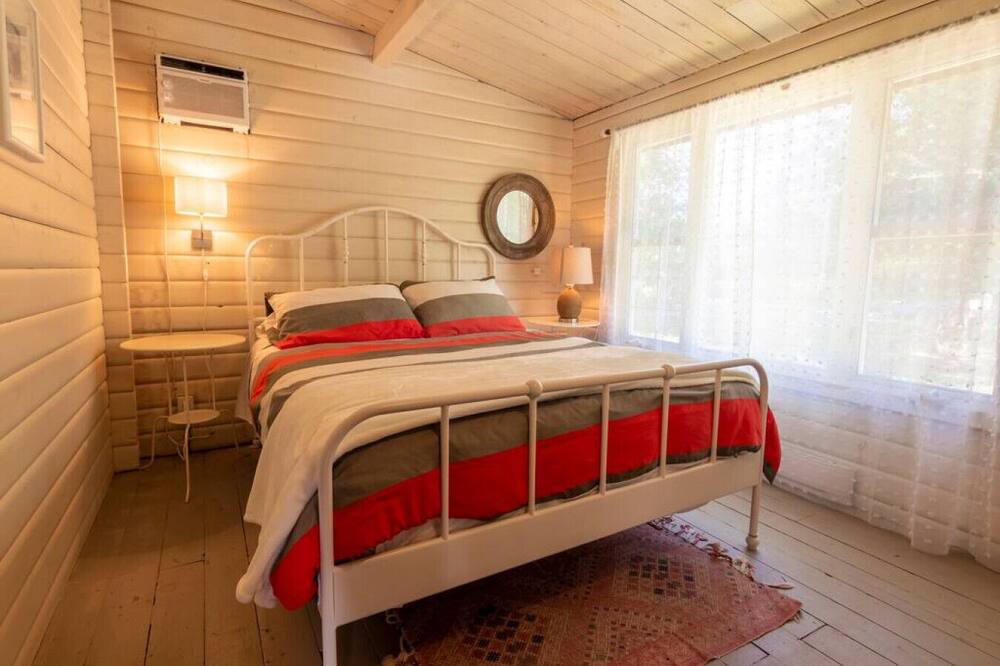 Photo of Bedroom in Saint-Georges-de-Clarenceville