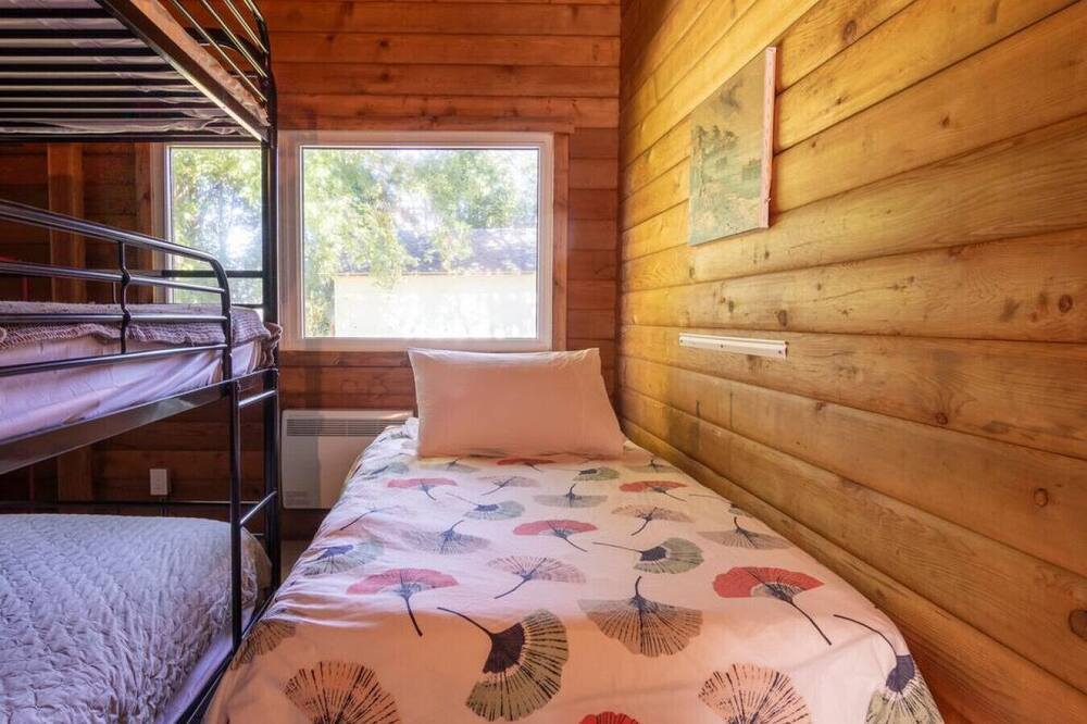 Photo of Bedroom in Saint-Georges-de-Clarenceville