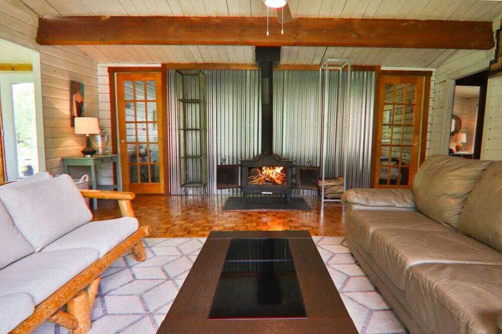 Photo of Livingroom in Saint-Georges-de-Clarenceville