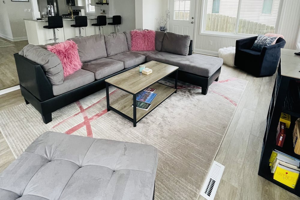 Photo of Livingroom in Kalamazoo