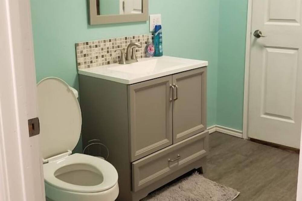 Photo of Bathroom in Hemphill