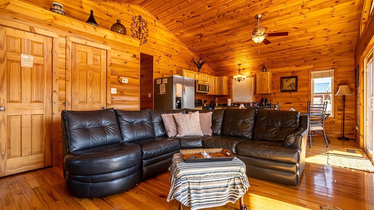 Photo of Livingroom in Draper