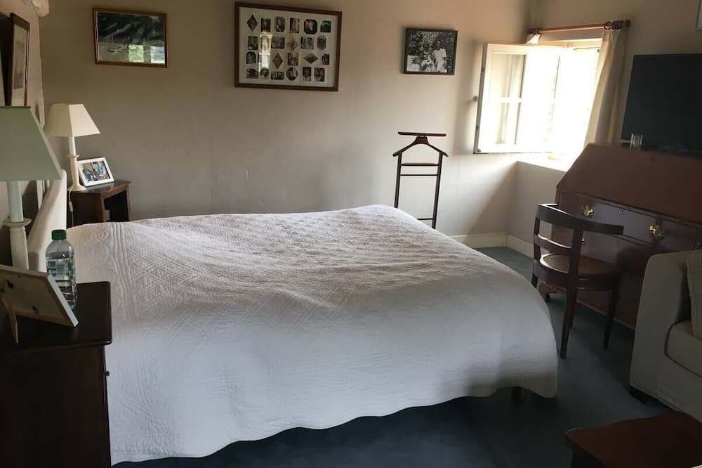 Photo of Bedroom in Savigny-Levescault