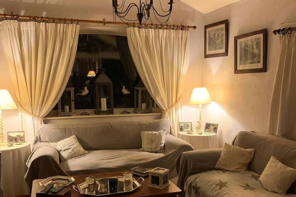Photo of Bedroom in Savigny-Levescault
