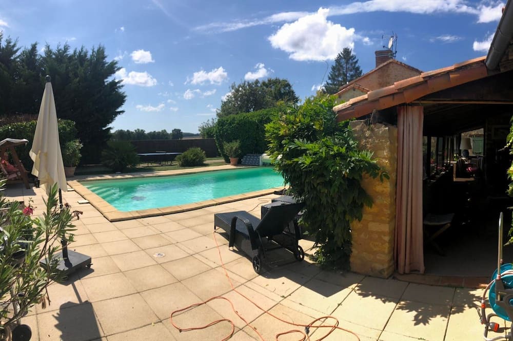 Photo of Outdoor in Savigny-Levescault