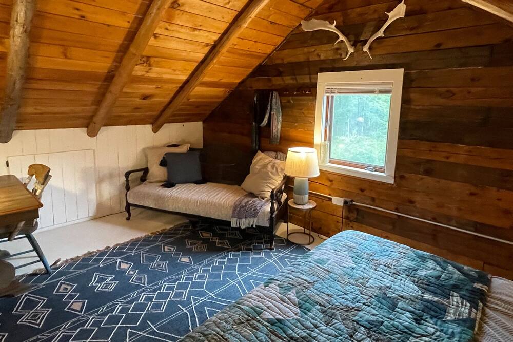 Photo of Livingroom in Iron River
