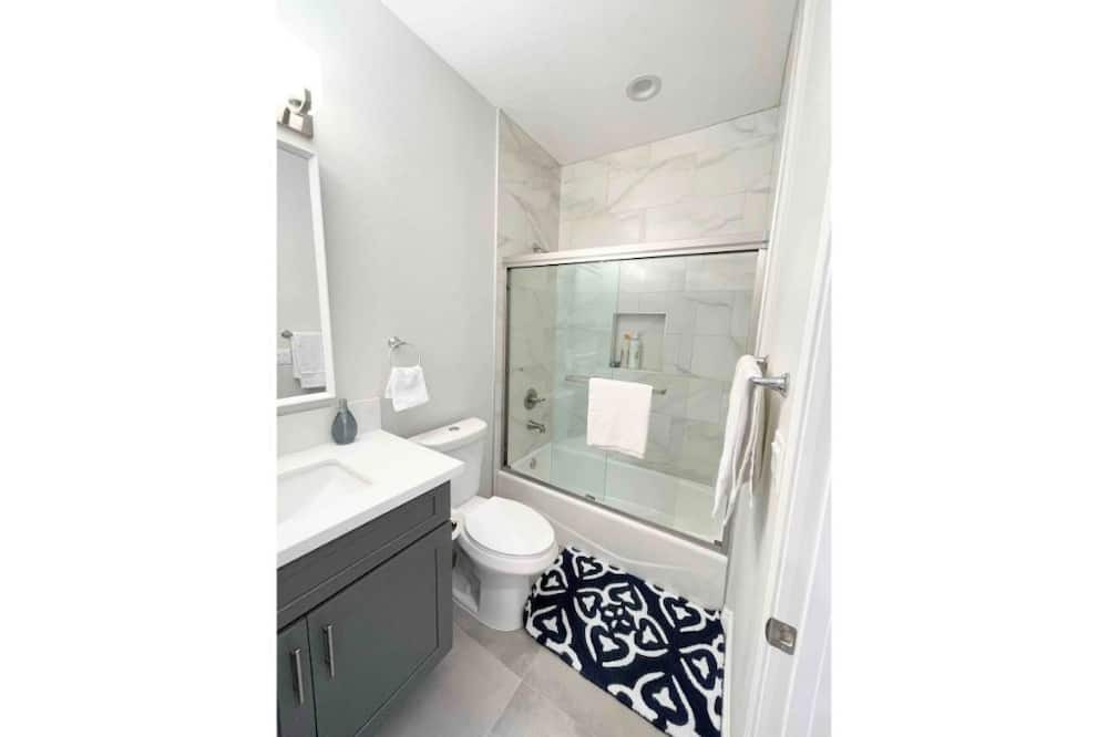 Photo of Bathroom in Fountain Valley