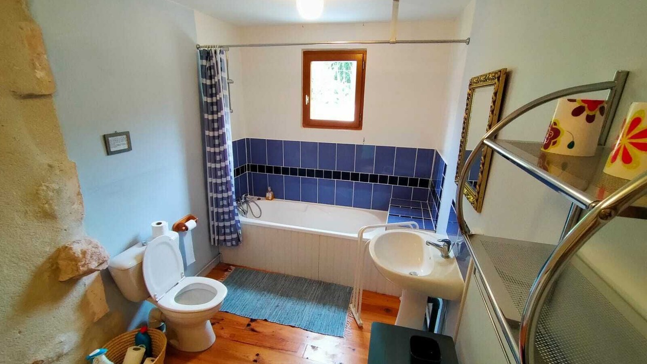 Photo of Others in Bellon