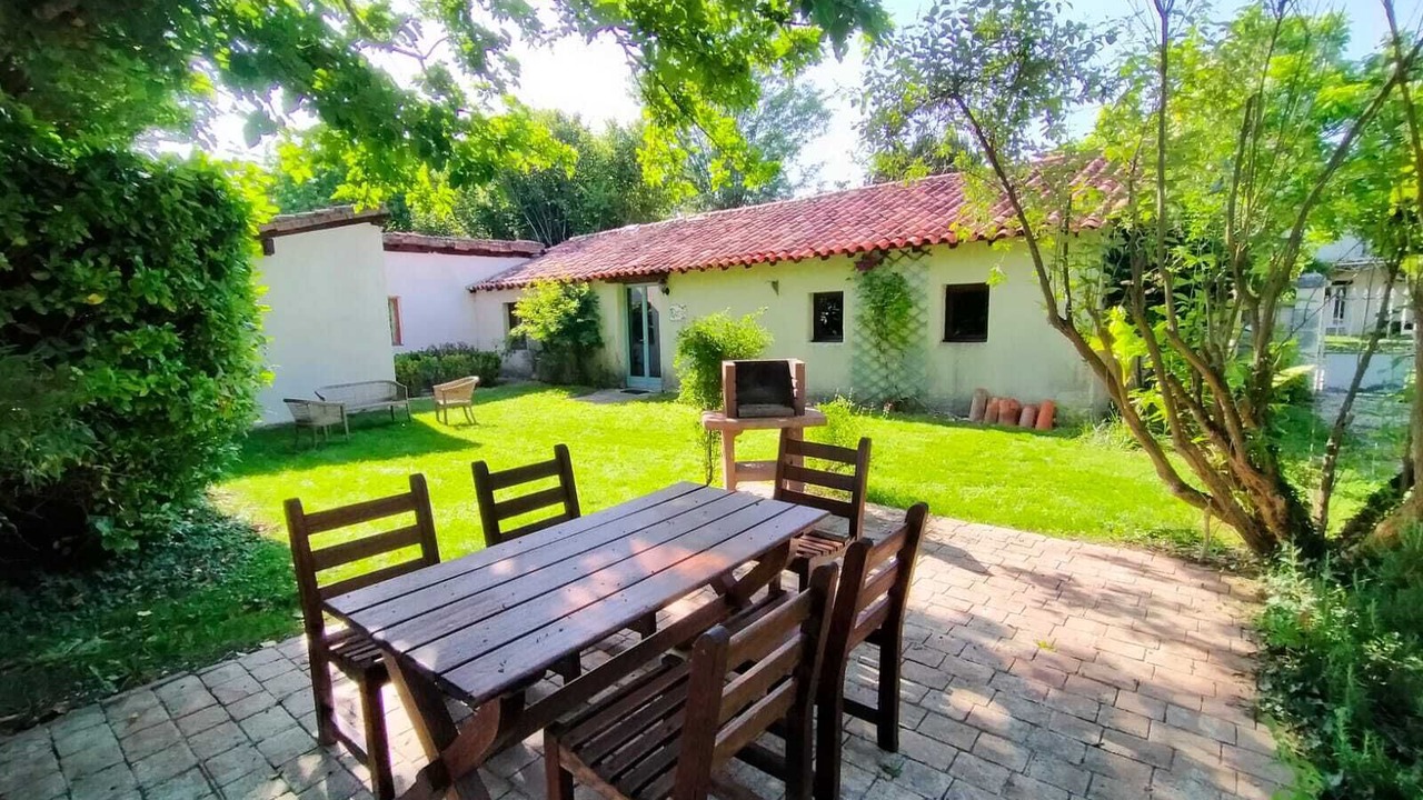 Photo of Outdoor in Bellon