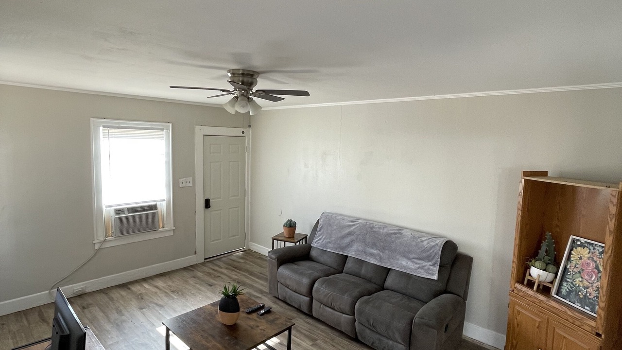 Photo of Livingroom in Highland Historic District