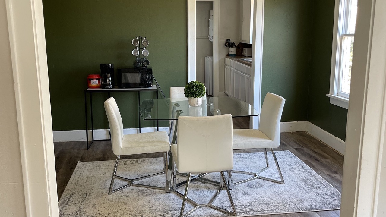 Photo of Livingroom in Highland Historic District