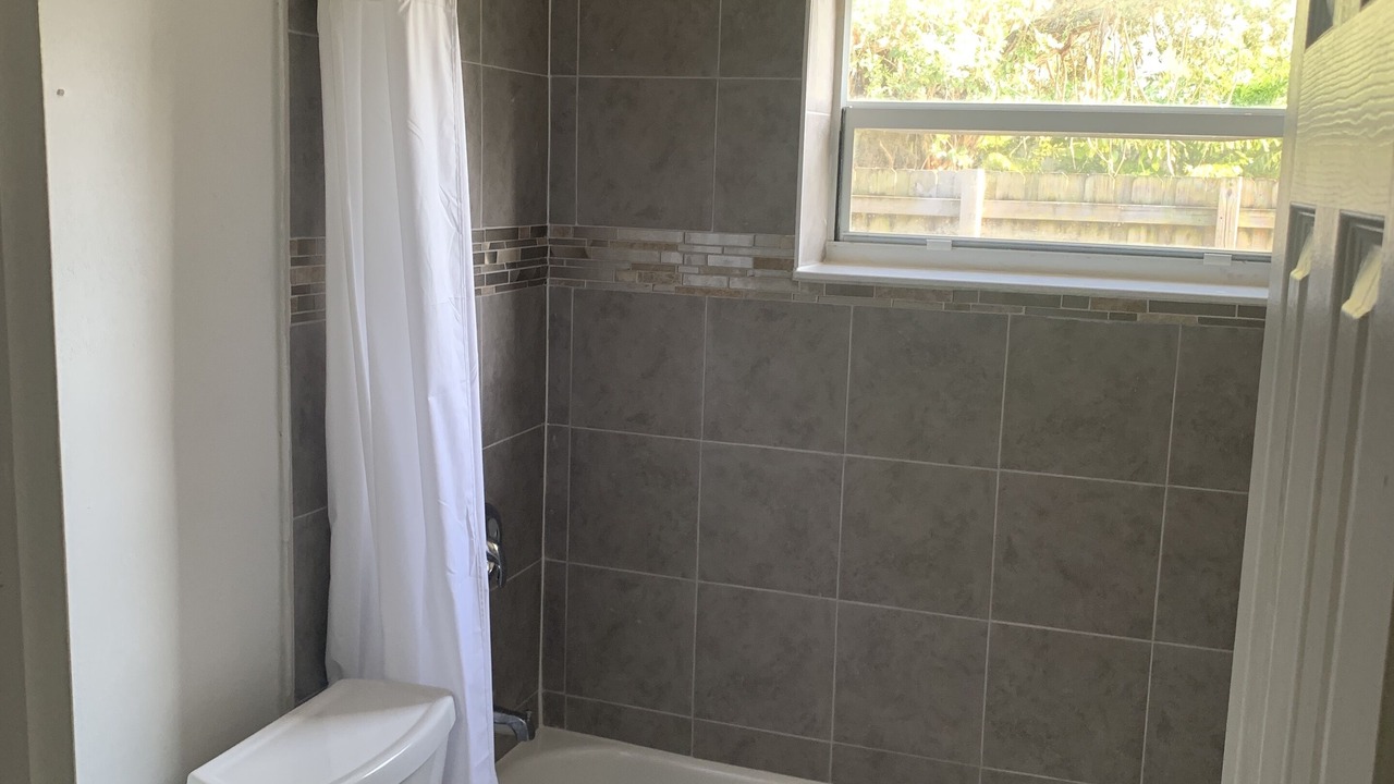 Photo of Bathroom in Oakland Park