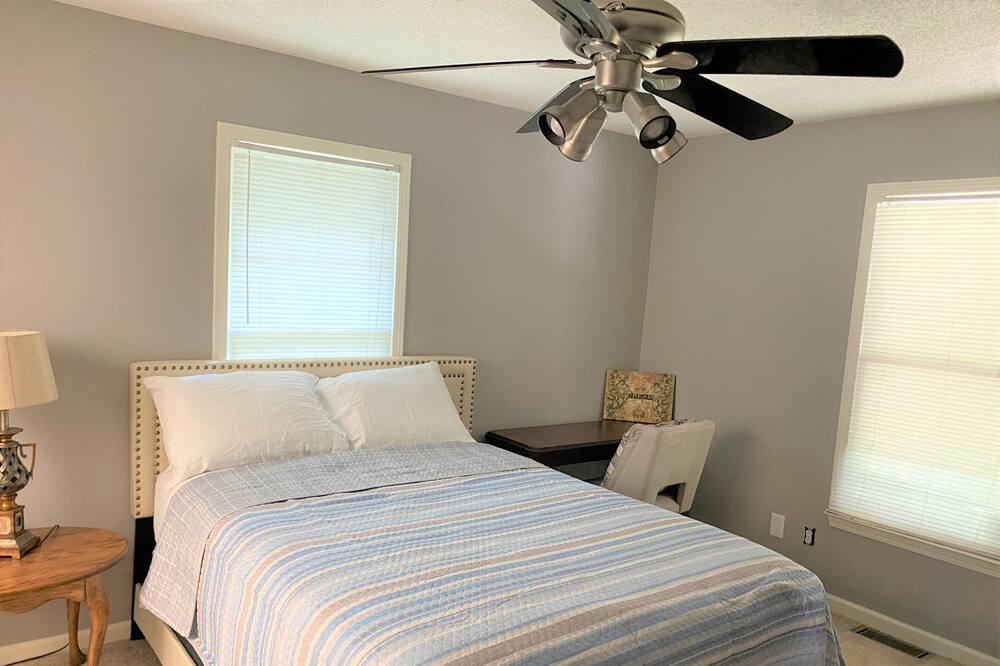 Photo of Bedroom in Macon