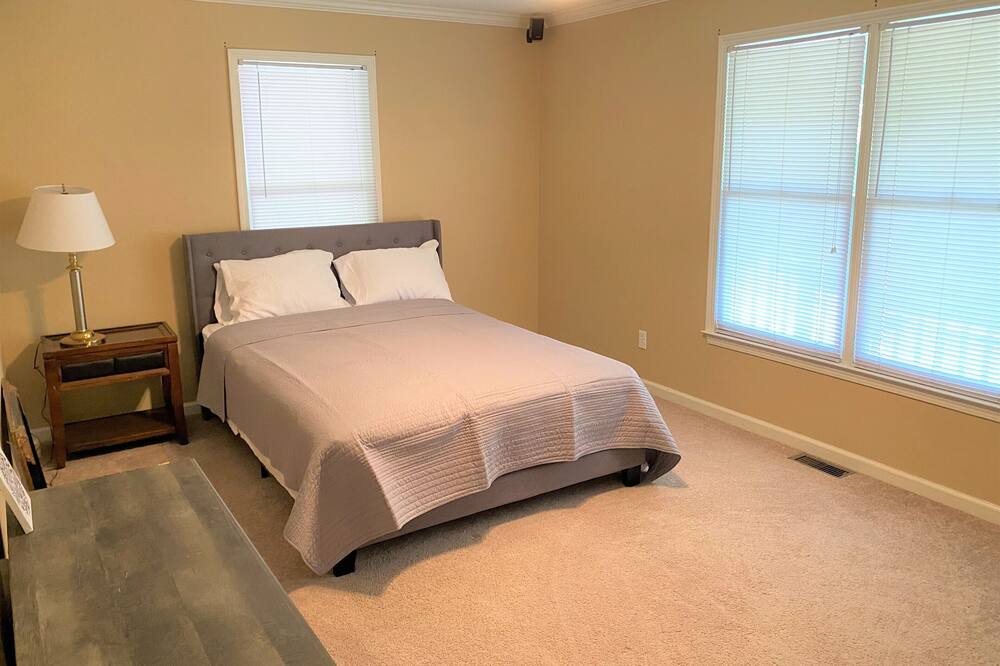Photo of Bedroom in Macon